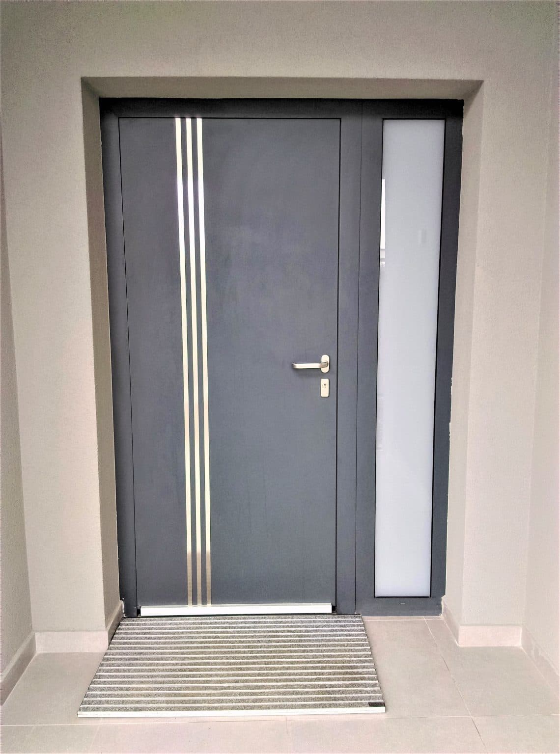 Uși de intrare din aluminiu — Rolete Oradea